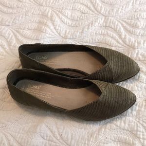 Tom’s Jutti flats